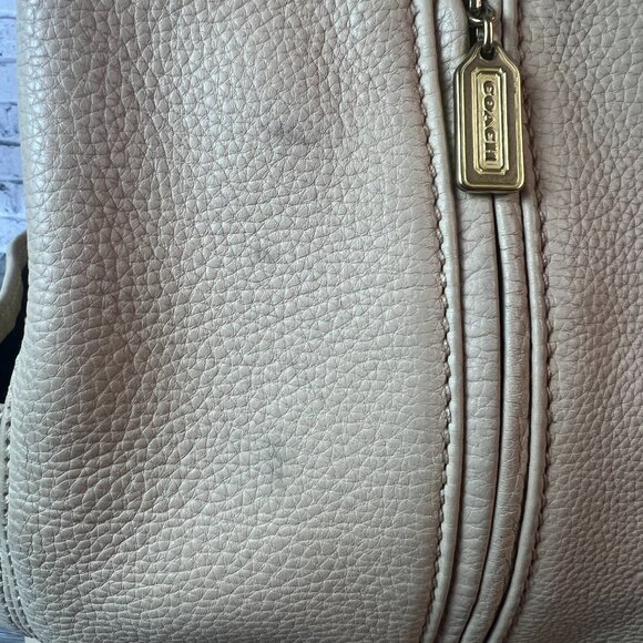 COACH Sonoma Sling Bag Cream  Colored Pebbled Leather #4922 Vintage Backpack main image 3